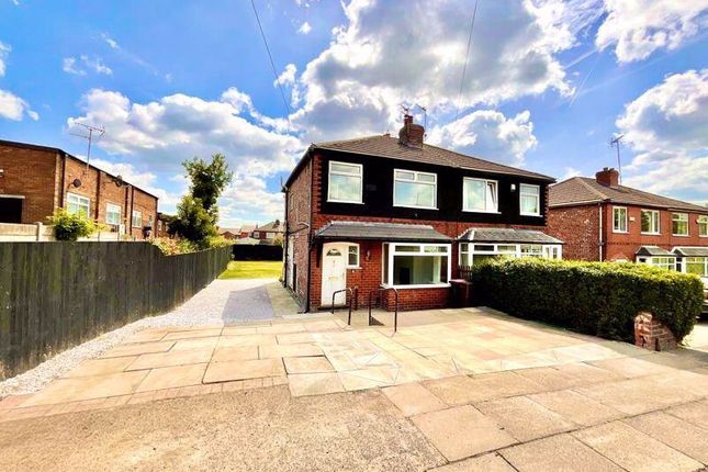 St. Georges Crescent, Manchester M28 3 bed semi