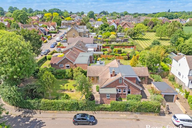 Lawford Lane, Writtle, CM1 3 bed detached house for sale