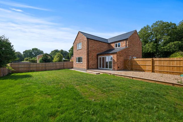 Main Street, Watford, NN6 4 bed detached house for sale