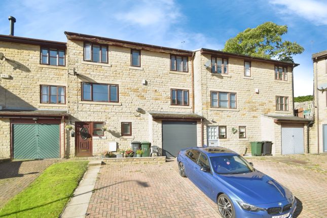 Burnsdale, Bradford BD15 3 bed townhouse for sale