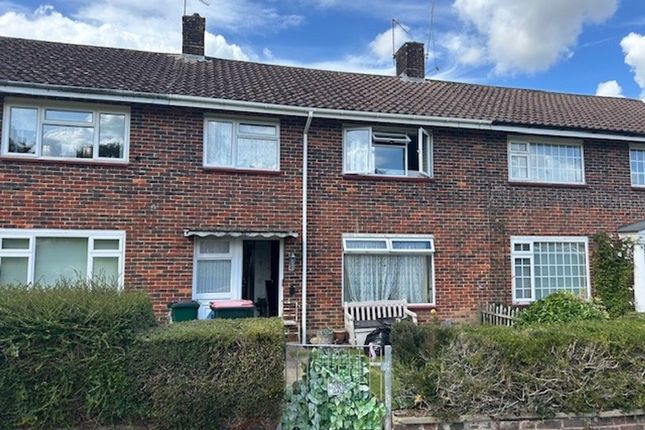 Maple Close, Crawley RH11 3 bed terraced house for sale