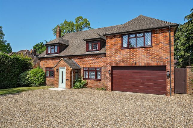 Aldershot Road, Fleet GU52 5 bed detached house for sale