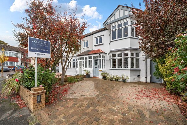 Cheyne Avenue, London, E18 3 bed semi