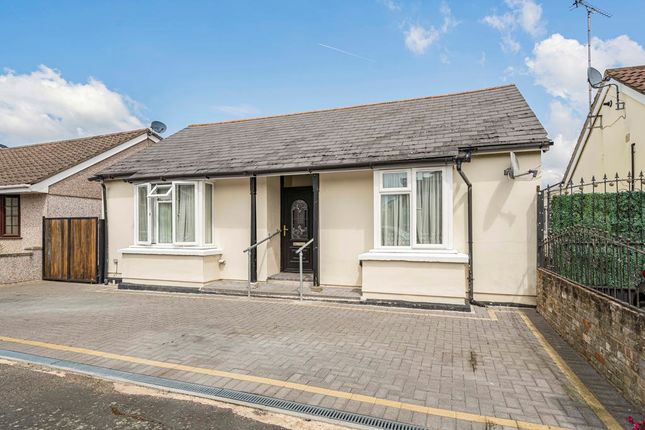 Ayebridges Avenue, Egham, Surrey, TW20 3 bed bungalow for sale