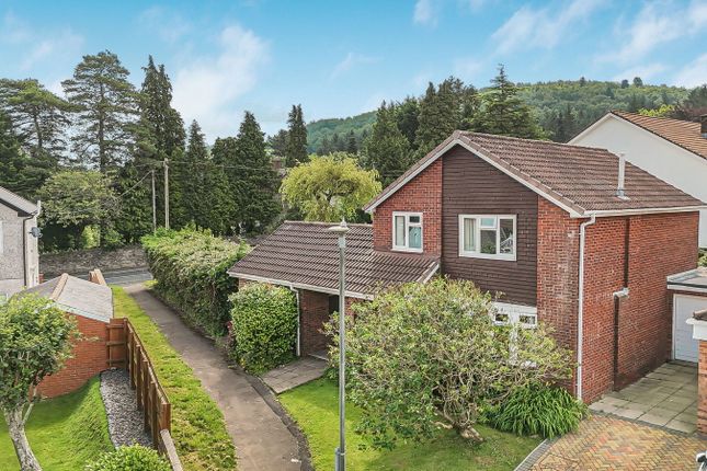 4 bedroom link detached house for sale