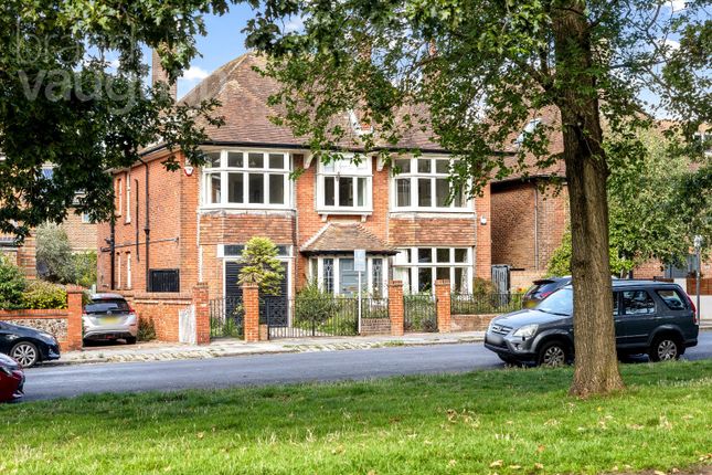 Nizells Avenue, Hove, East Sussex, BN3 5 bed detached house for sale