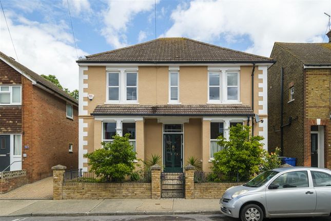 Whitstable Road, Faversham 4 bed detached house for sale