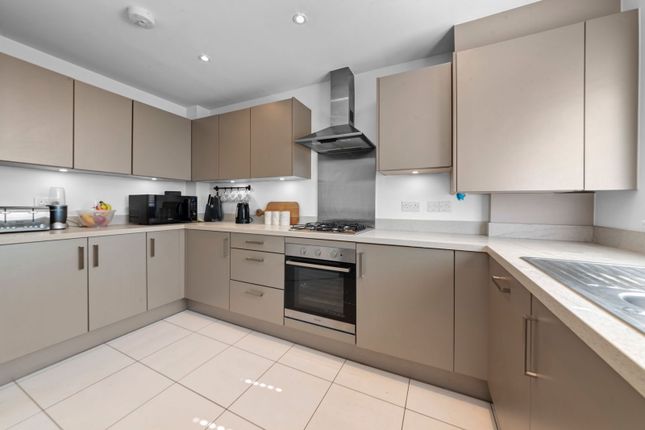 Haffenden Avenue, Sittingbourne ME10 3 bed semi