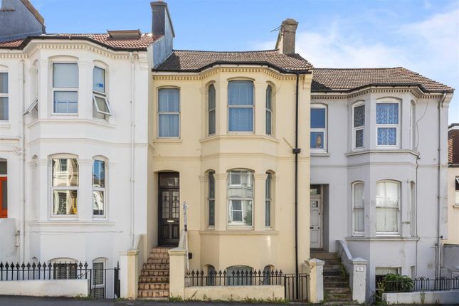 5 bedroom terraced house for sale