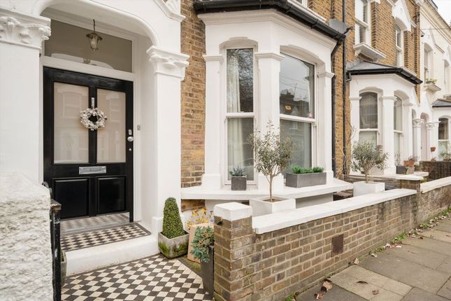 Wedmore Gardens, London N19 3 bed house for sale