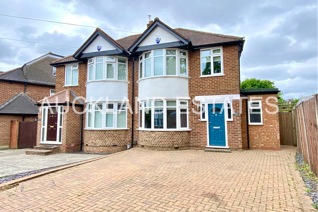 Cambridge Drive, Potters Bar EN6 3 bed semi