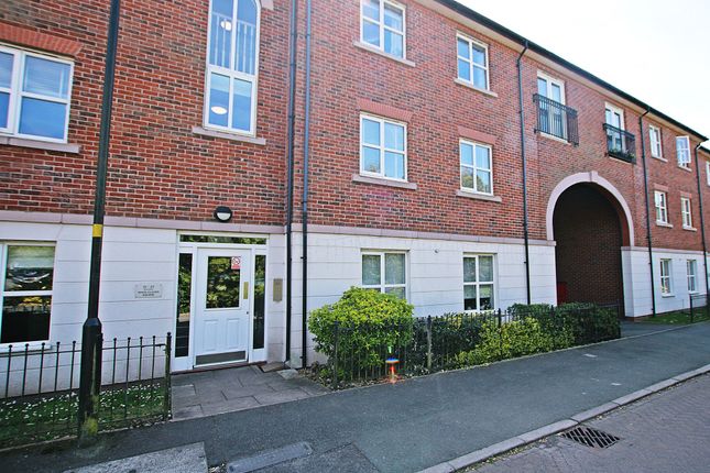 White Clover Square, Lymm, WA13 2 bed ground floor flat for sale