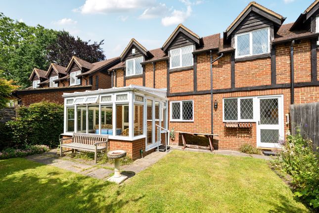 Foxhills Road, Ottershaw, KT16 4 bed link detached house for sale