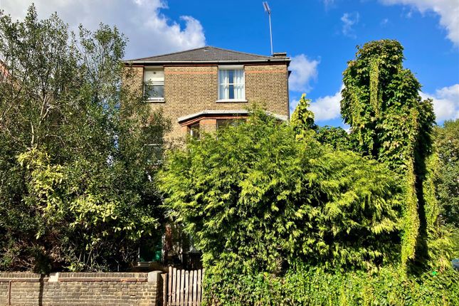 Carleton Rd 2 bed flat for sale