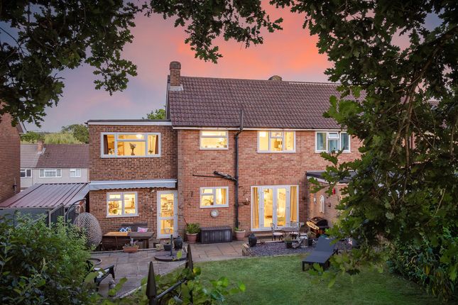 5 bedroom semi-detached house for sale