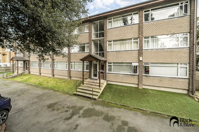 Albemarle Road, Beckenham, Bromley, BR3 2 bed apartment for sale