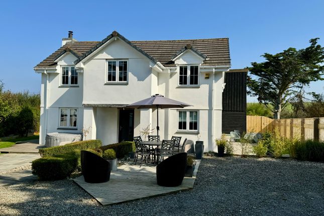 8 bed detached house