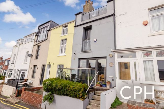 Castle Terrace, Scarborough, YO11 3 bed cottage for sale
