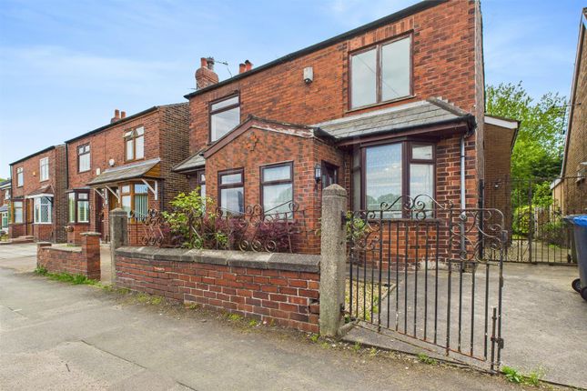 Farnworth Road, Penketh, Warrington 3 bed semi