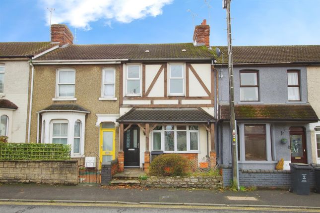 Kingshill Road, Swindon SN1 3 bed terraced house for sale