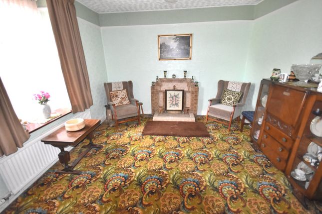 4 bed detached house