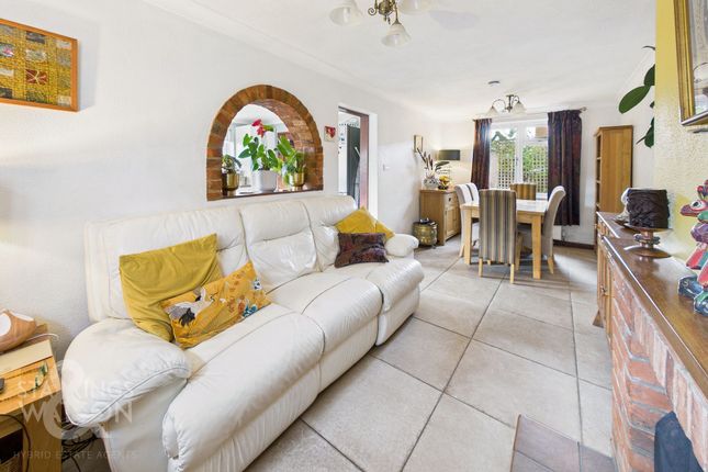 Old Chapel Road, Freethorpe, Norwich 2 bed cottage for sale