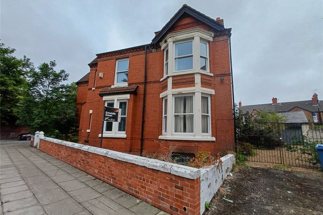 6 bedroom end of terrace house for sale
