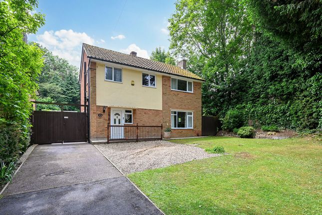 The Street, Ashford TN24 3 bed detached house for sale