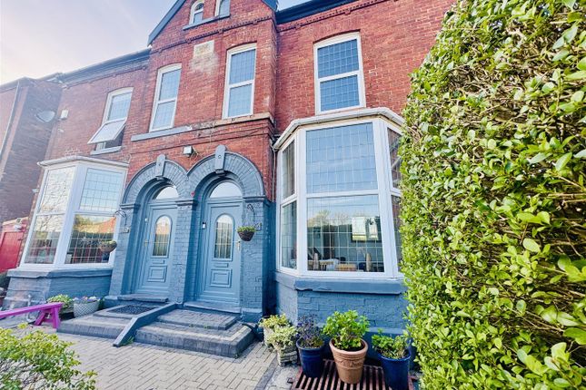 5 bedroom semi-detached house for sale
