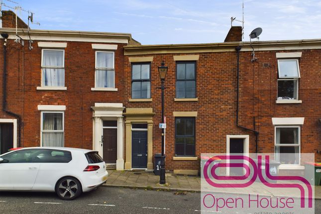 5 bedroom terraced house for sale