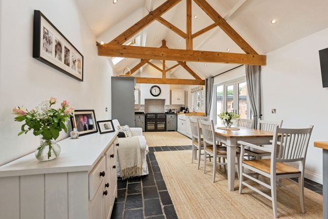 Oakthorpe DE12 4 bed link detached house for sale