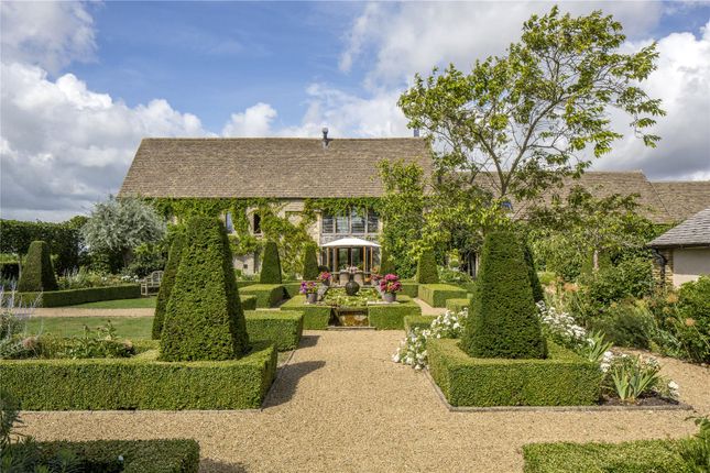 Poulton, Cirencester, GL7 8 bed detached house for sale