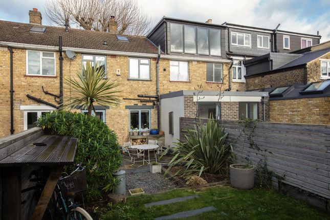 Kimberley Avenue, Nunhead, SE15 2 bed terraced house for sale