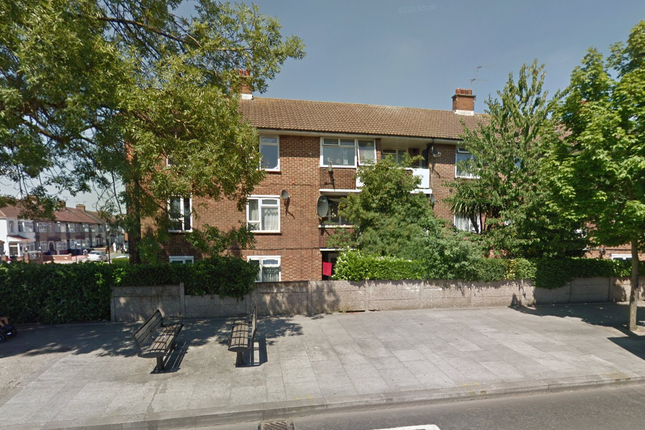 Hamblin House, The Broadway... 2 bed flat for sale