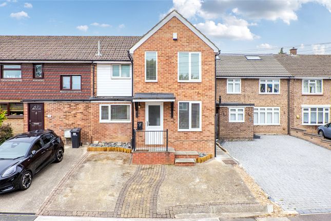 Strand Close, Meopham, Kent, DA13 3 bed end of terrace house for sale