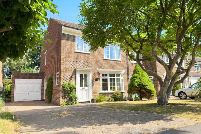 Frimley, Camberley GU16 3 bed detached house for sale