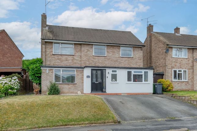 Burns Close, Redditch, B97 4 bed detached house for sale