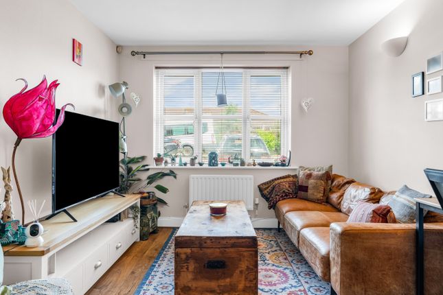 1 bedroom ground floor maisonette for sale