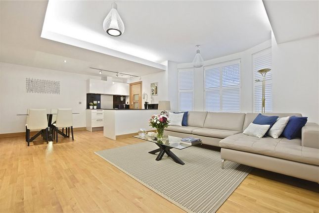 Templeton Place, London, SW5 2 bed apartment for sale