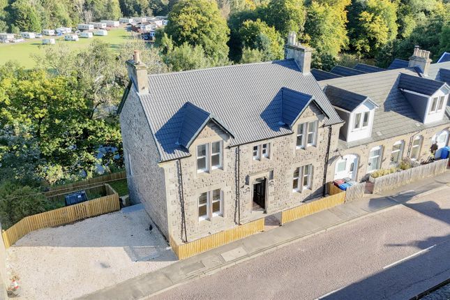 6 bedroom end of terrace house for sale