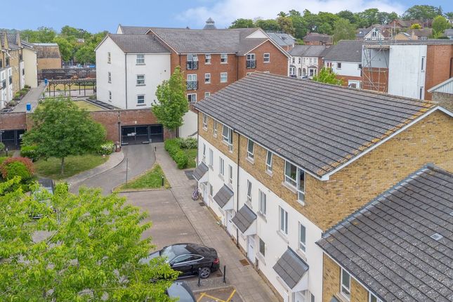65 Walsworth Road, Hitchin, SG4 2 bed apartment for sale