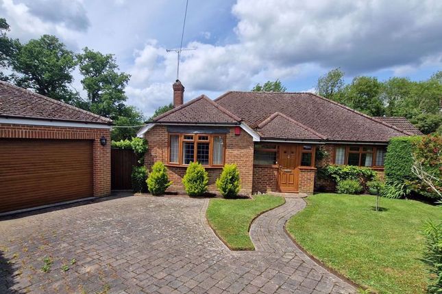 Manor Close, East Horsley 2 bed detached bungalow for sale