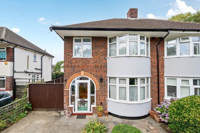 Uxbridge Road, Hampton Hill, TW12 3 bed semi