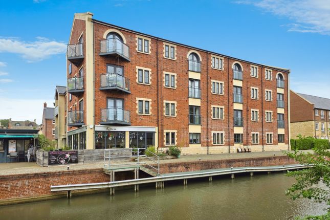 Greenaways, Ebley, Stroud 2 bed flat for sale