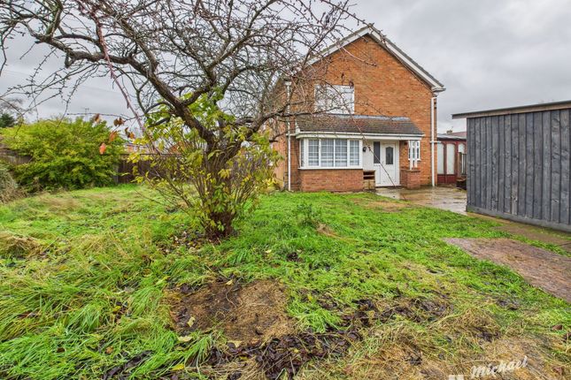 Berryfield Road, Aylesbury 2 bed end of terrace house for sale