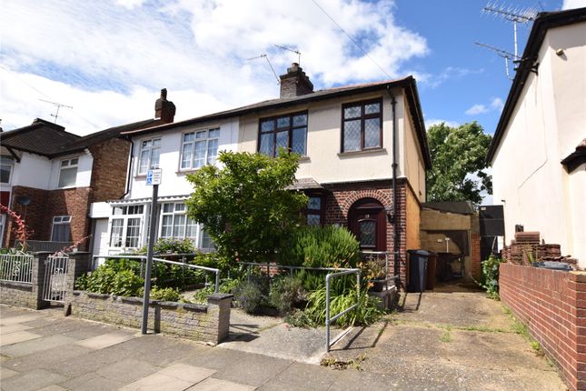 Whalebone Grove, Chadwell Heath, RM6 3 bed end of terrace house for sale