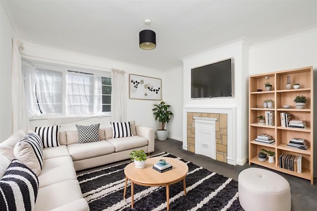 Sutton Common Road, Sutton 2 bed flat for sale
