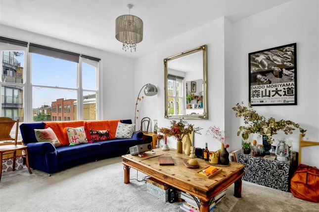 Stoke Newington High Street, London, N16 1 bed flat for sale