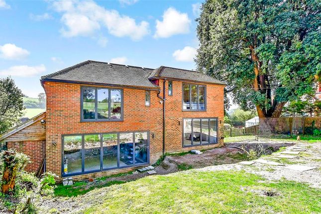 5 bed detached house