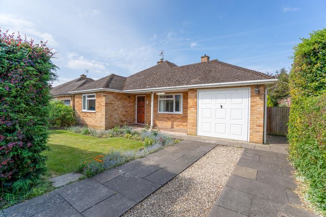 'West Lea', Oakleigh Avenue, Hallow, WR2 3 bed detached bungalow for sale